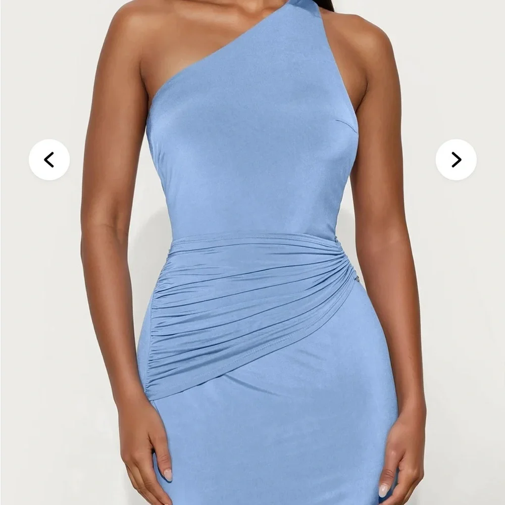Elegant Sky Blue Maxi Dress - Picture 2 of 3